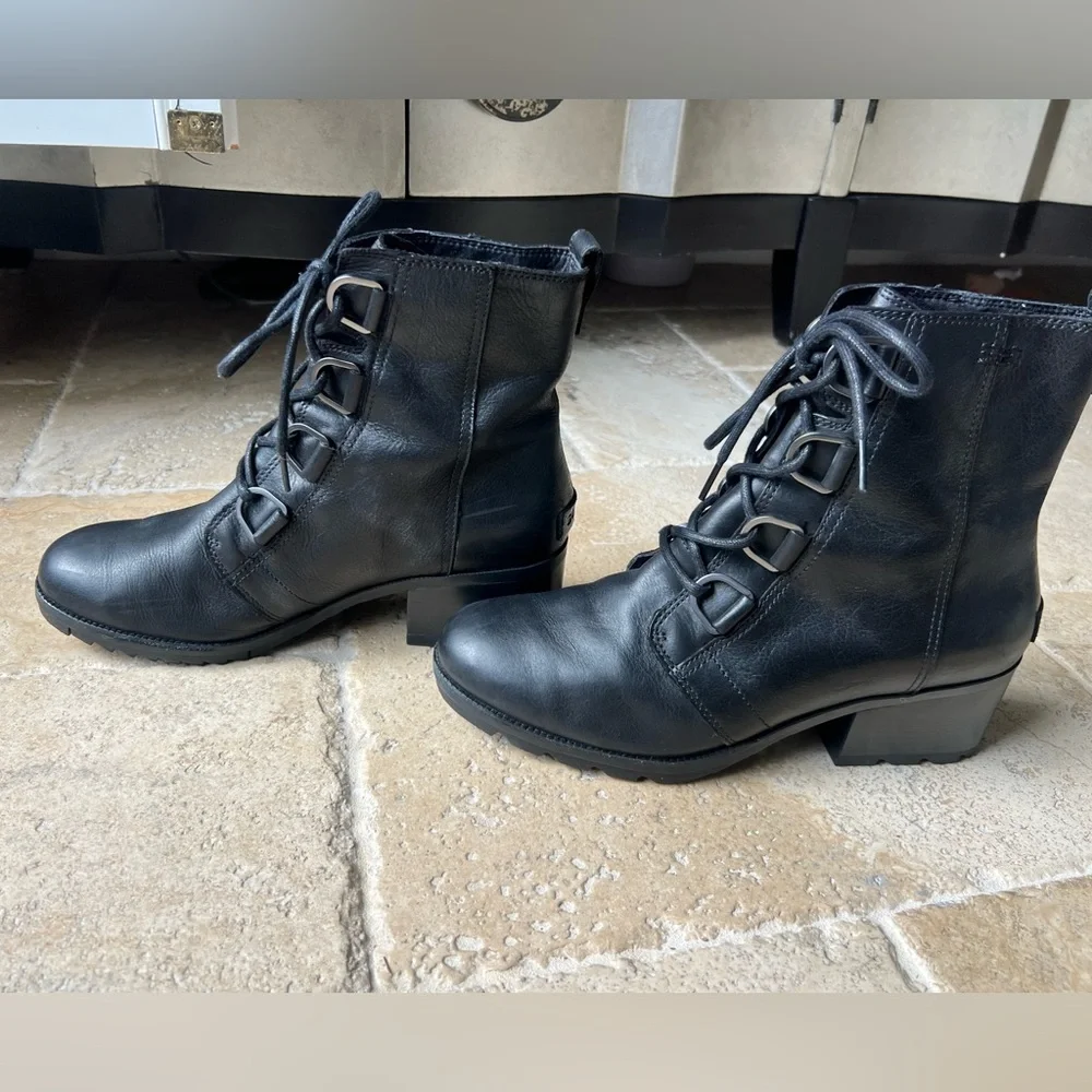 Sorel Black Lace Up Waterproof Boots for Women - Picture 5 of 9